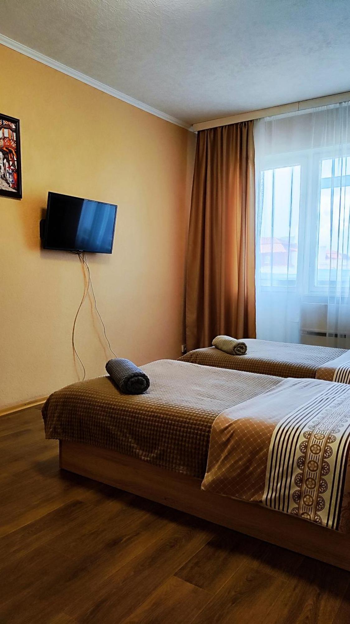 Василя Стуса 10 City Rooms 白采尔科维 外观 照片
